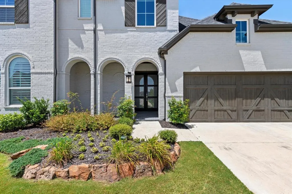 2260 Rainforest Drive
