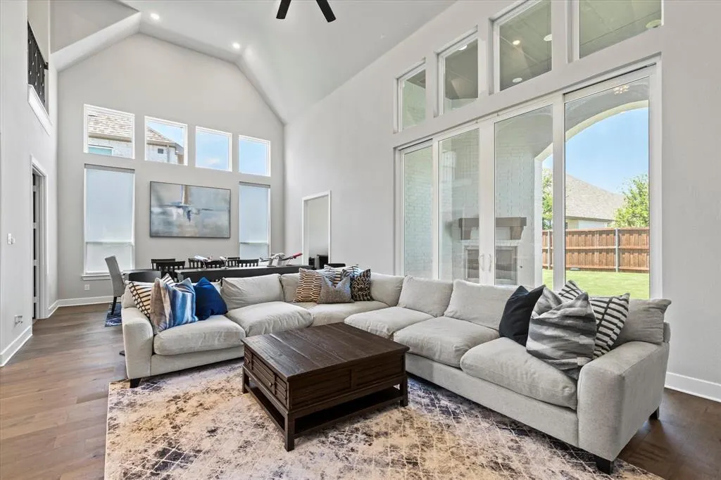 2260 Rainforest Drive