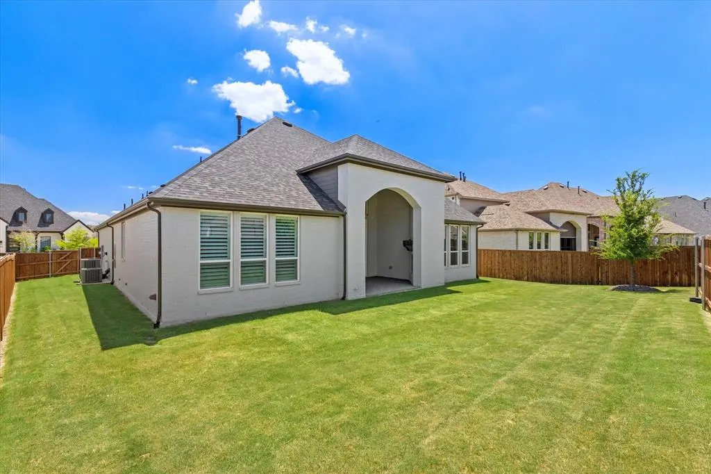 2260 Rainforest Drive