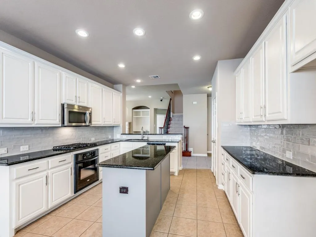 1716 Whispering Glen Drive