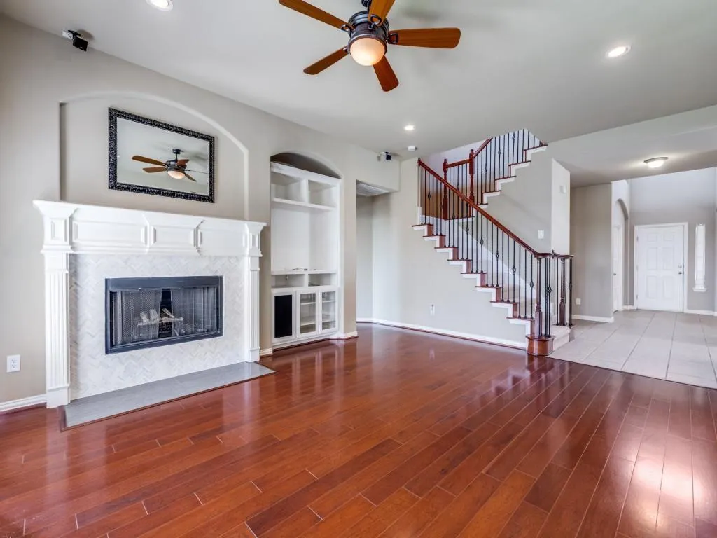 1716 Whispering Glen Drive