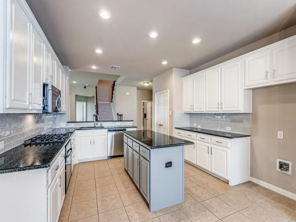 1716 Whispering Glen Drive