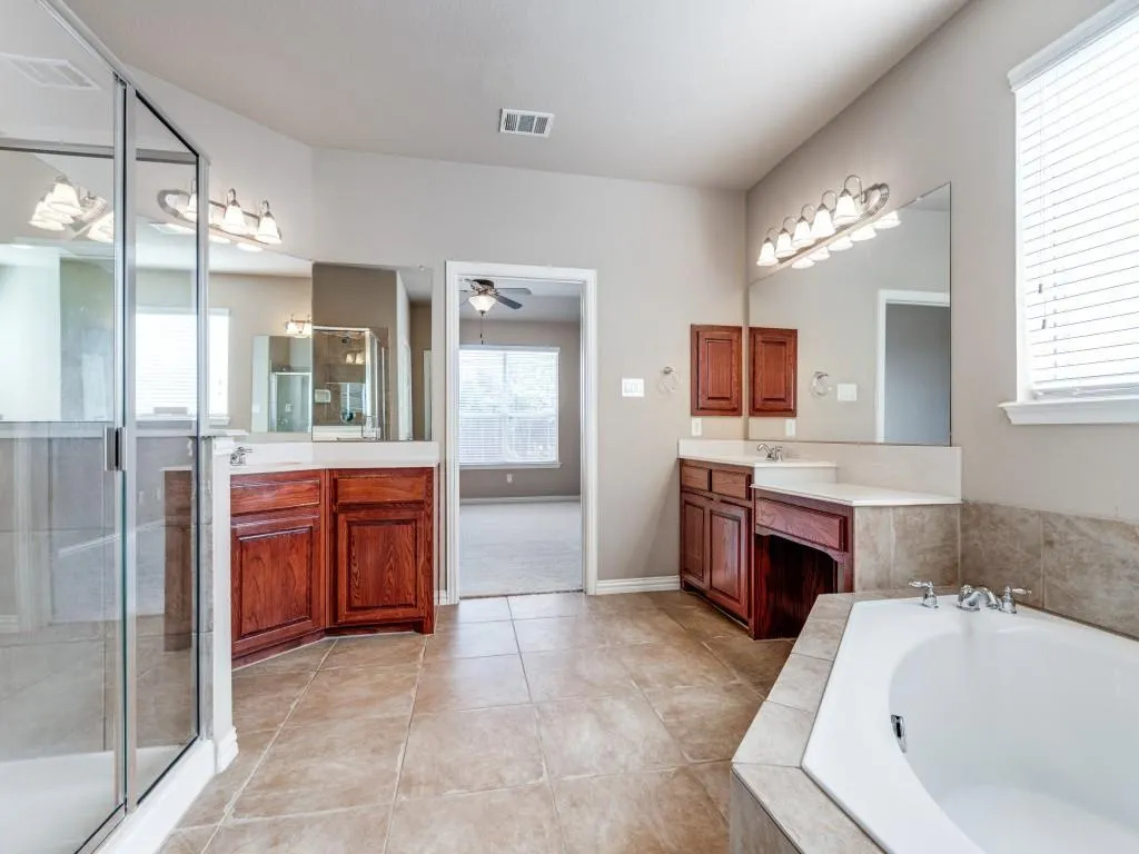 1716 Whispering Glen Drive
