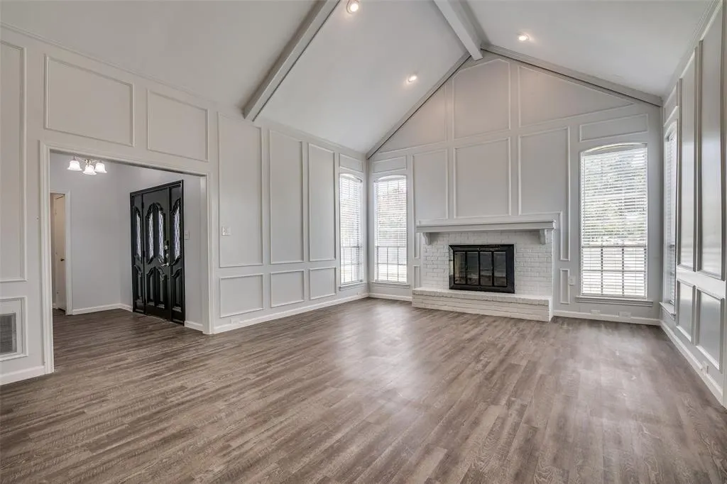 1201 Windsong Trail
