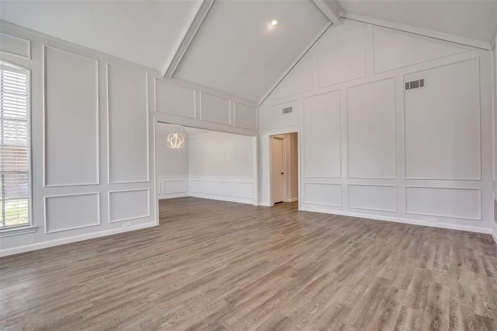 1201 Windsong Trail