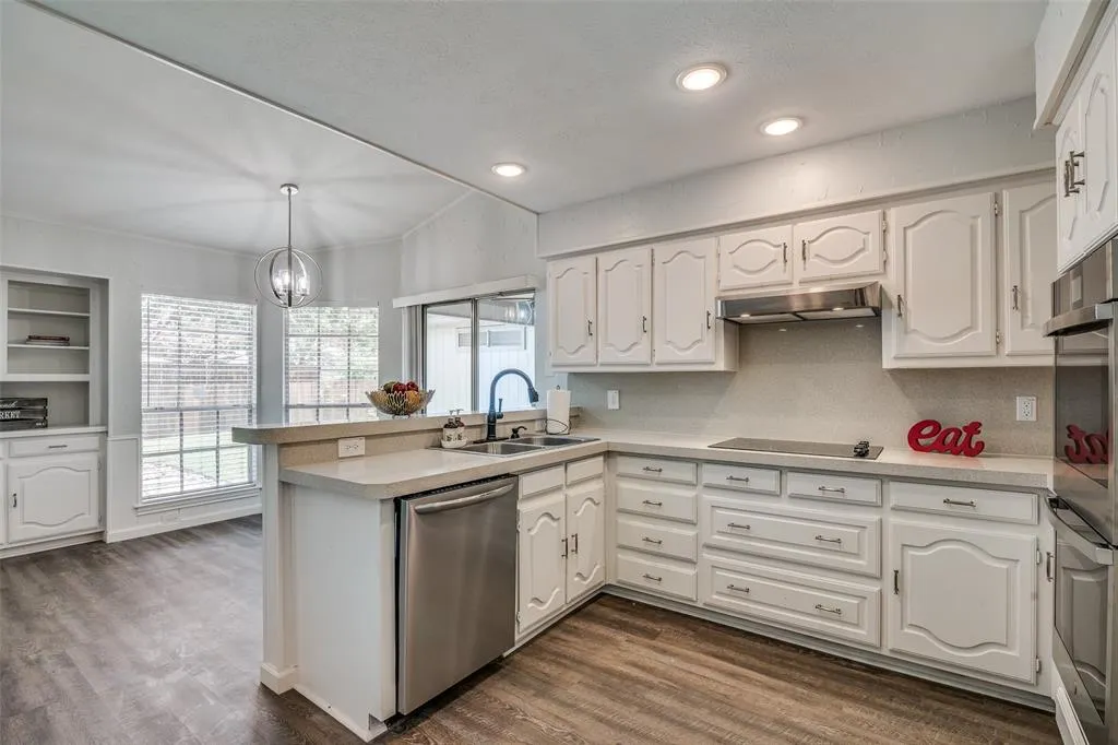 1201 Windsong Trail