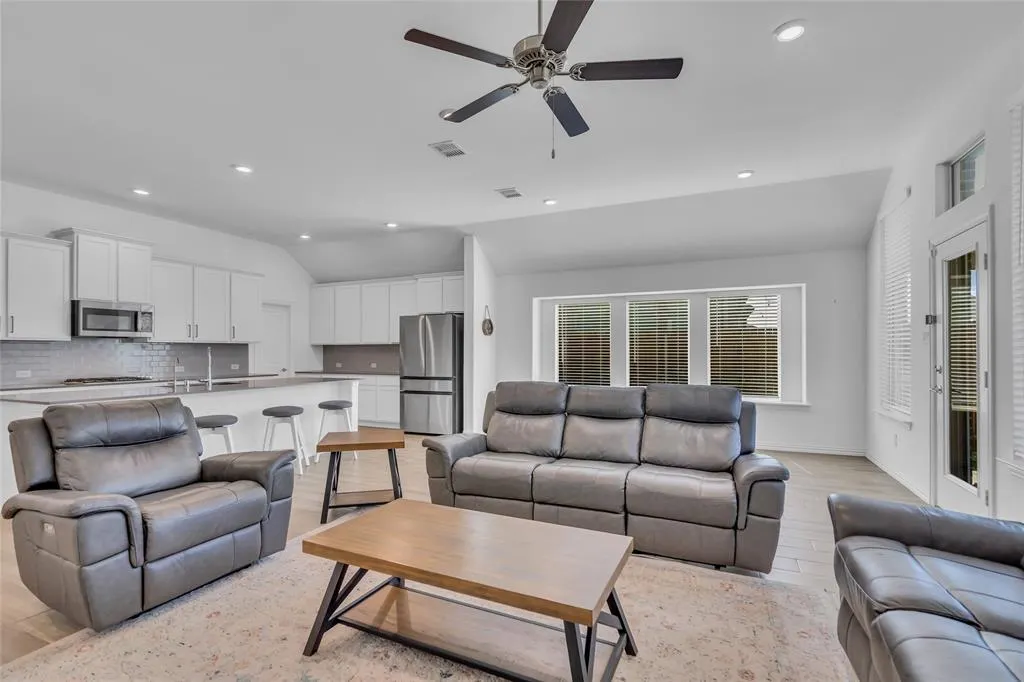 1809 Da Vinci Drive