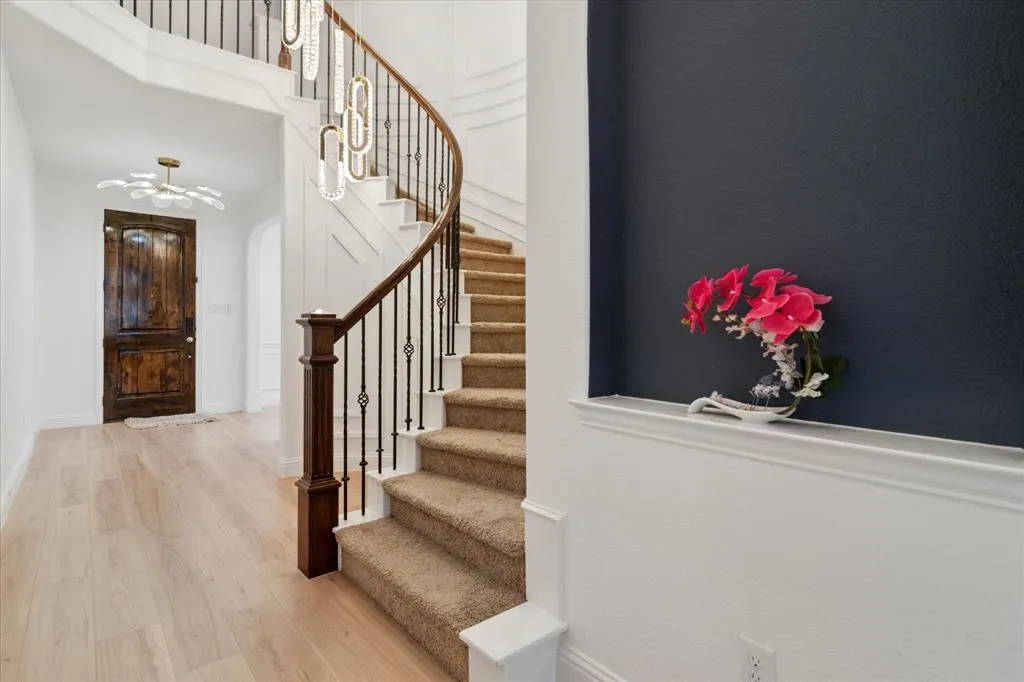 2420 Fountain Gate Drive