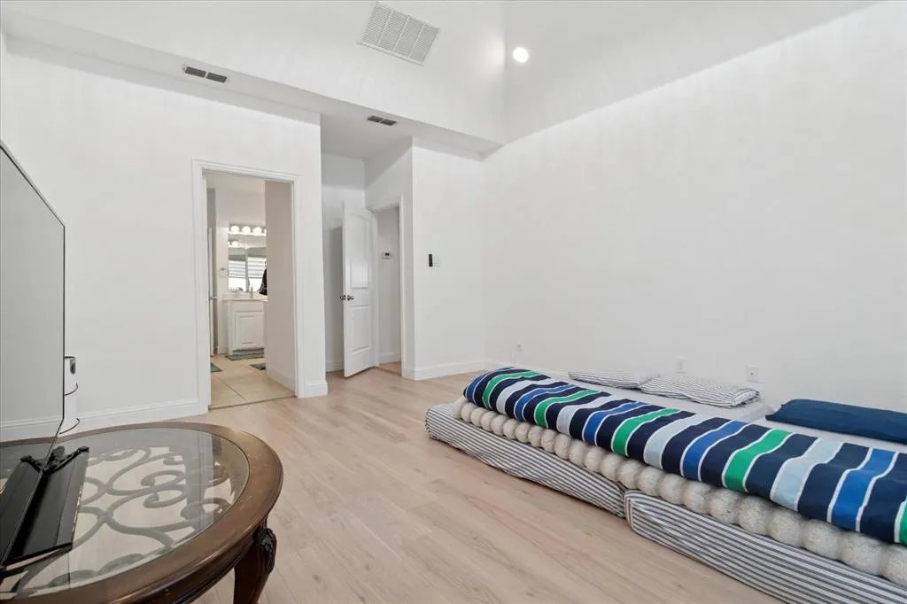 2420 Fountain Gate Drive