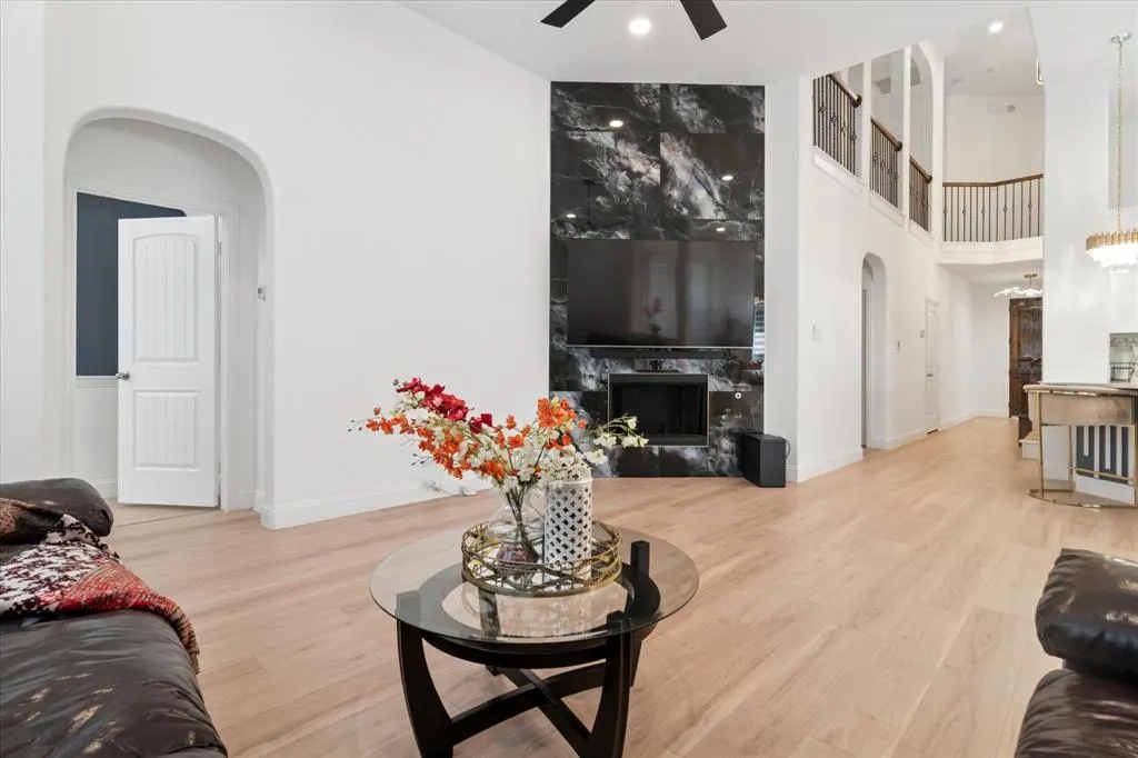 2420 Fountain Gate Drive