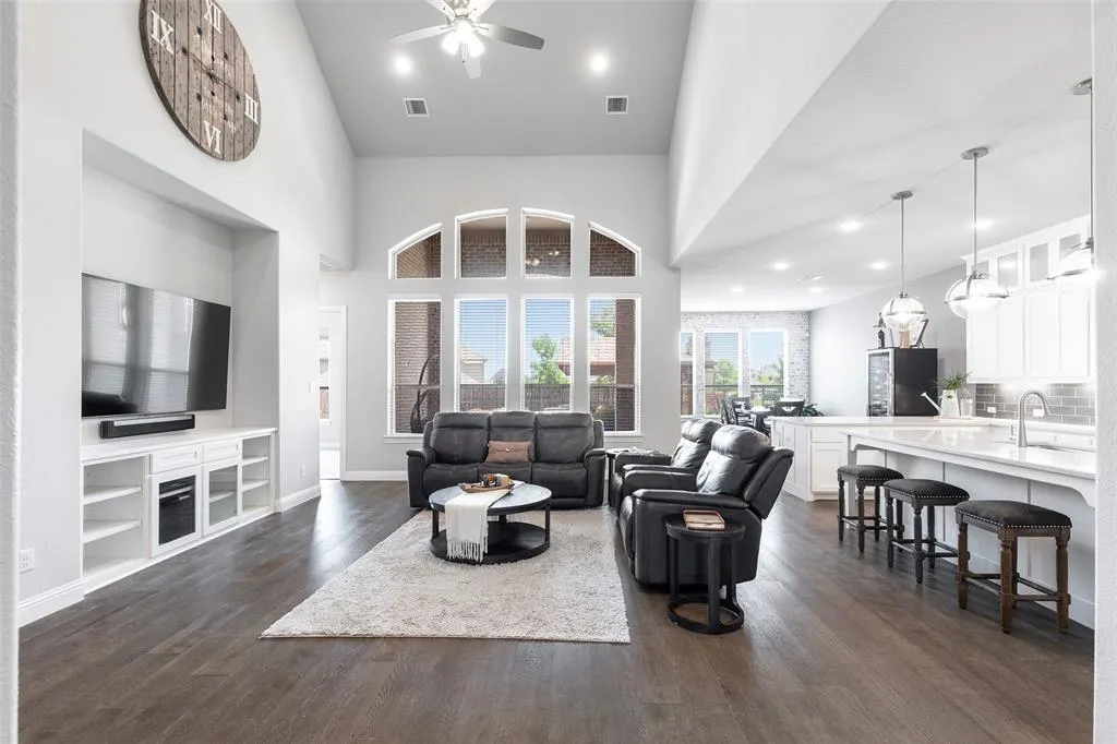 920 Windrock Lane