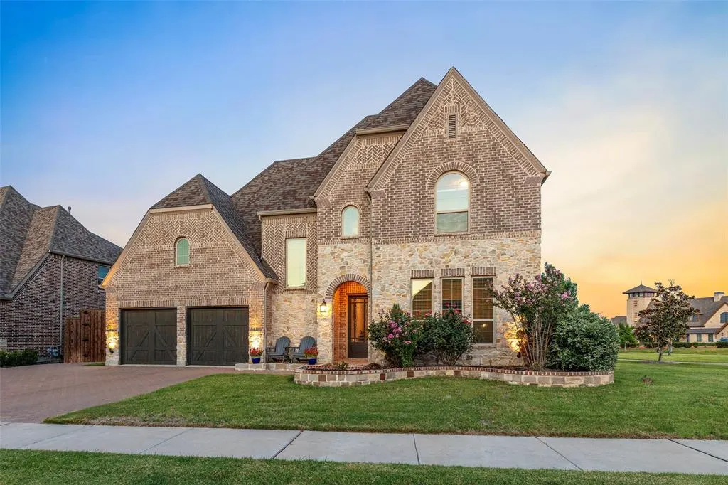 920 Windrock Lane