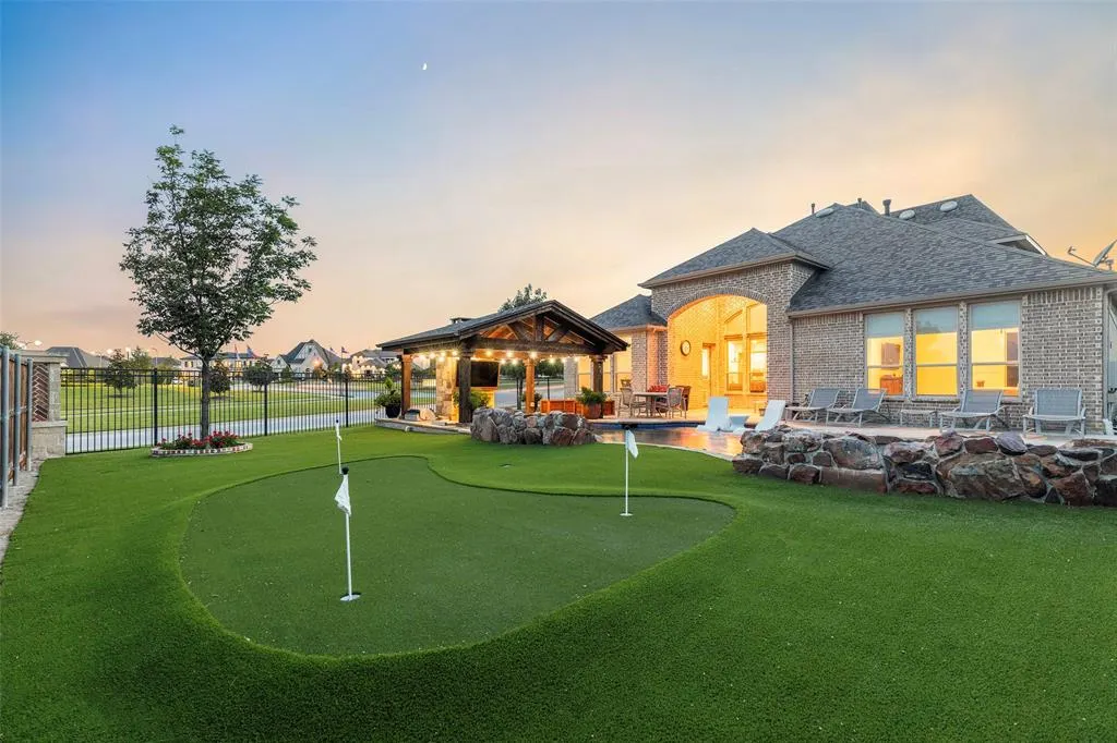 920 Windrock Lane