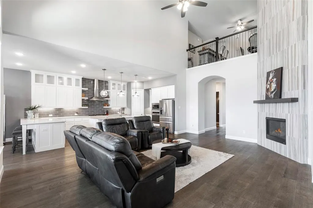 920 Windrock Lane