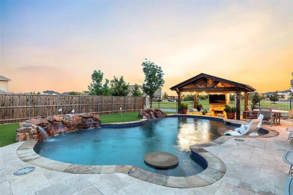920 Windrock Lane