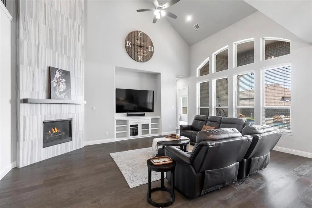 920 Windrock Lane
