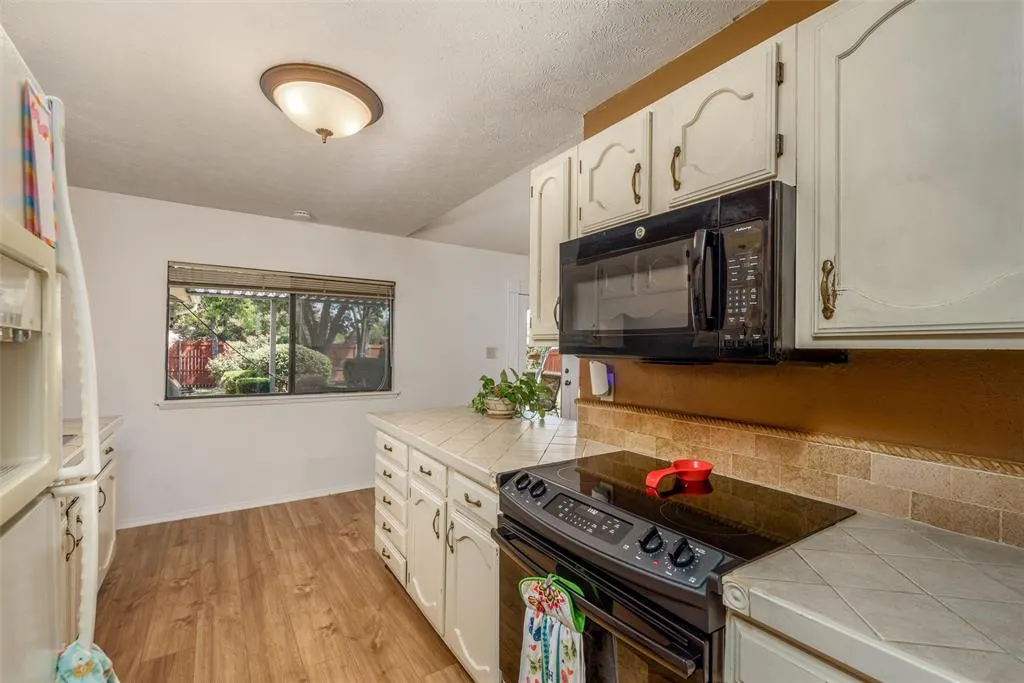 941 Cherokee Trail