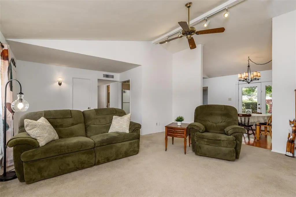 941 Cherokee Trail