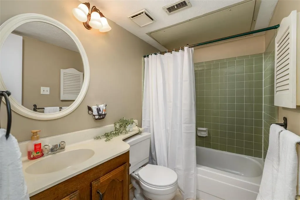 941 Cherokee Trail