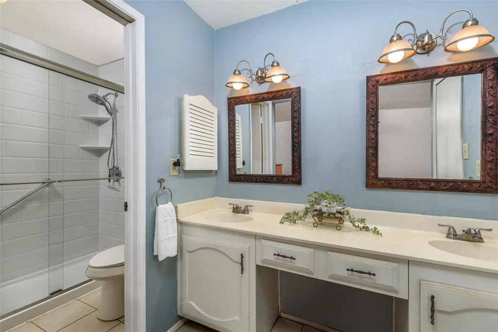 941 Cherokee Trail