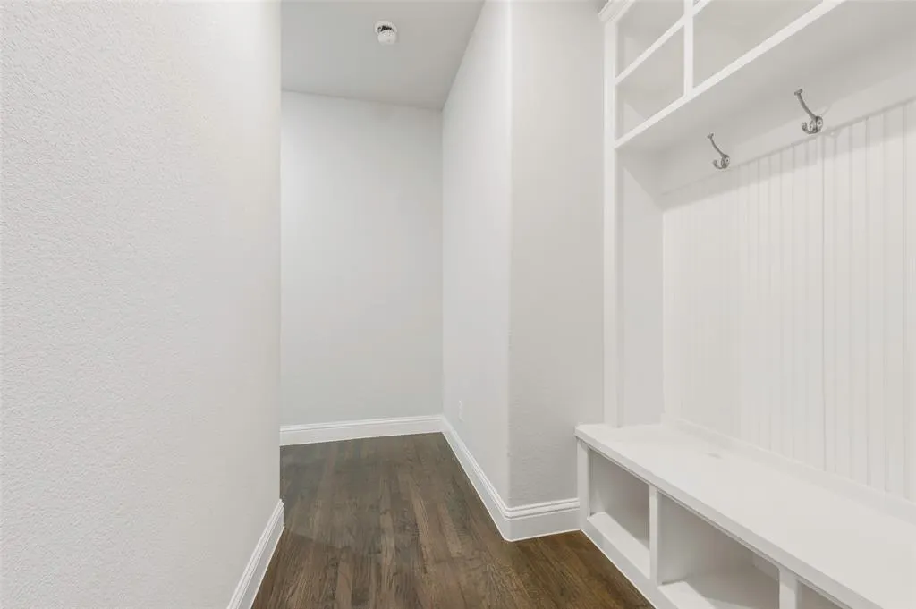 2216 Hubbard park Lane