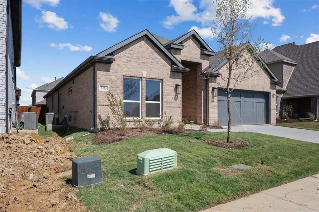 6233 Muller Creek Drive