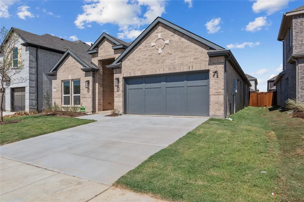 6233 Muller Creek Drive