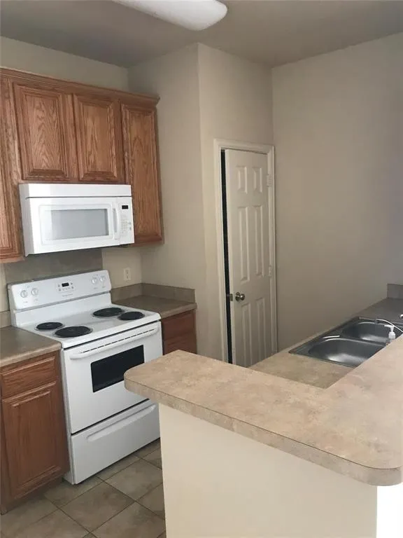 213 S Magnolia Street, #205