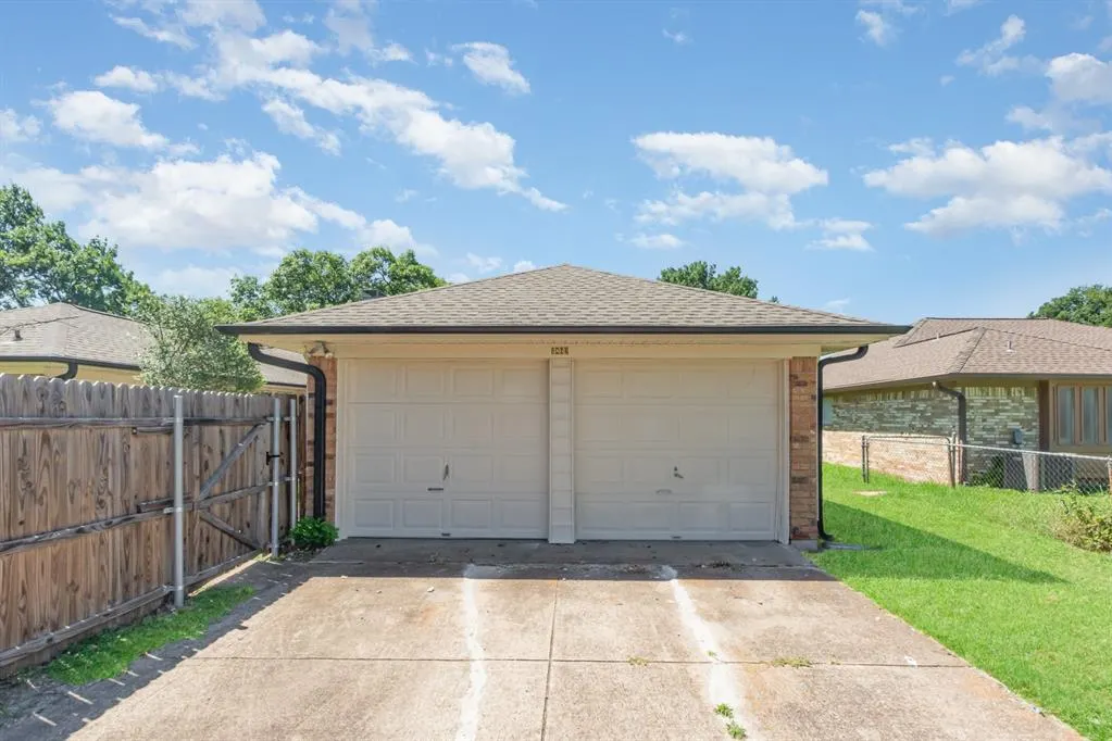 1809 Duke Drive