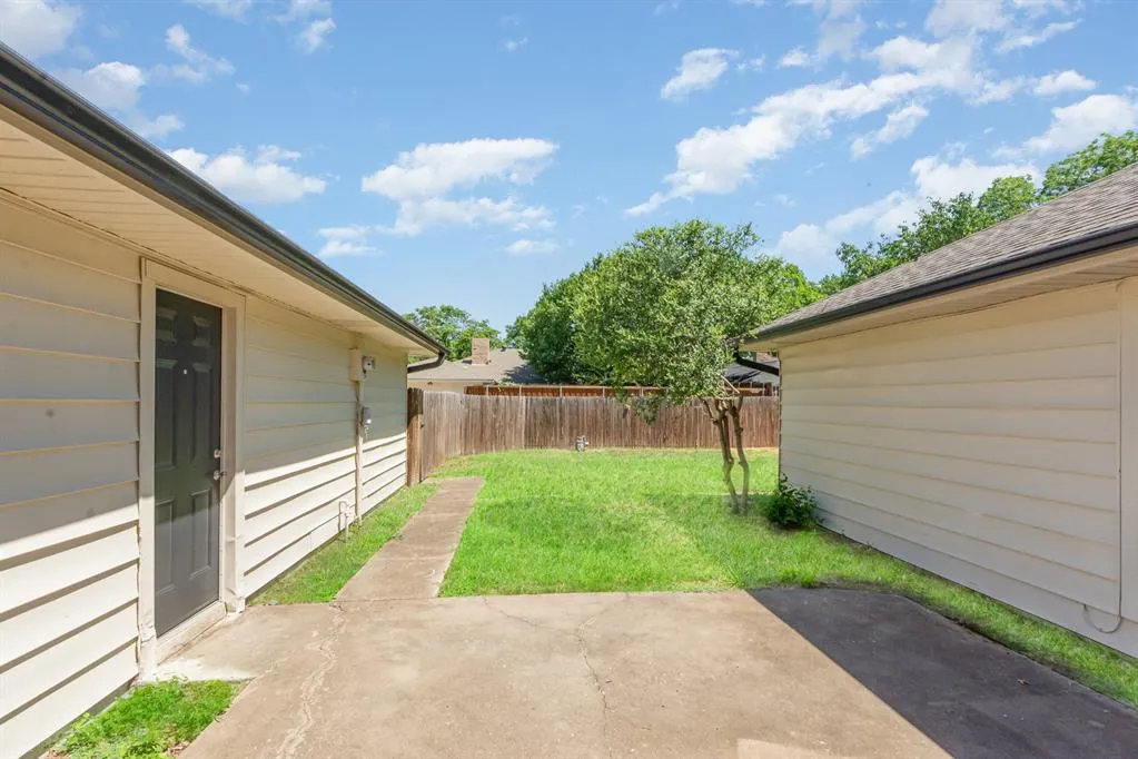 1809 Duke Drive