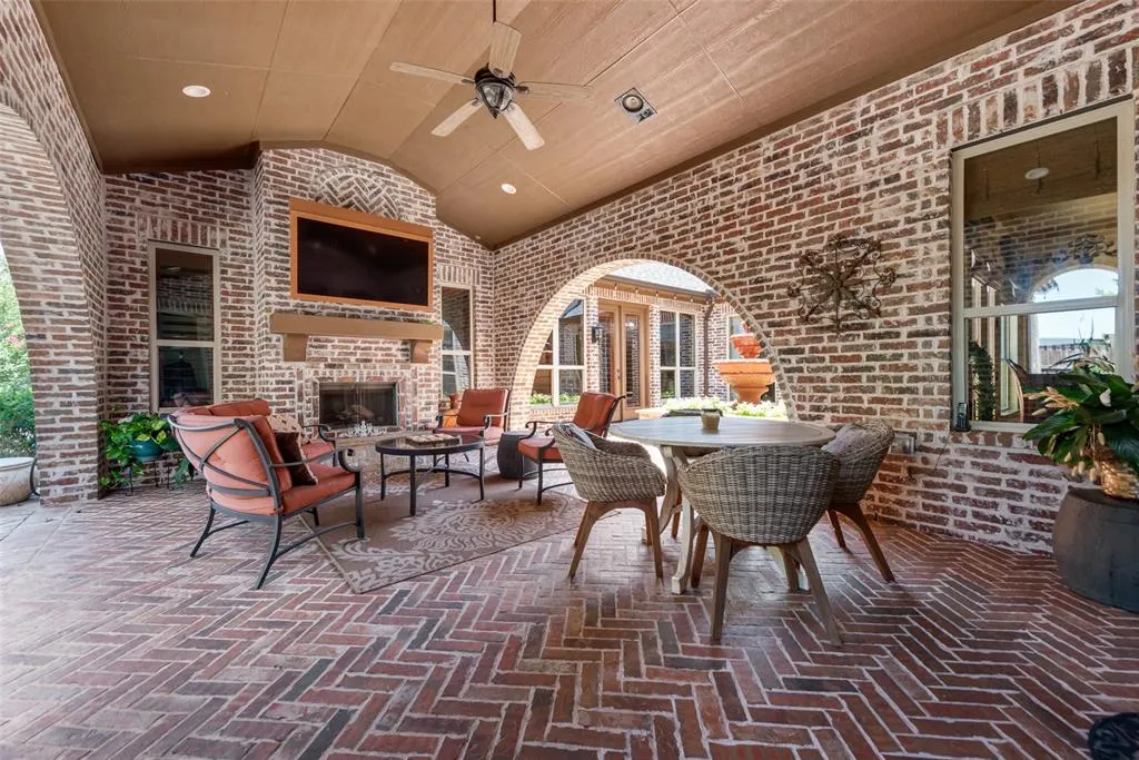 621 Longwood Drive
