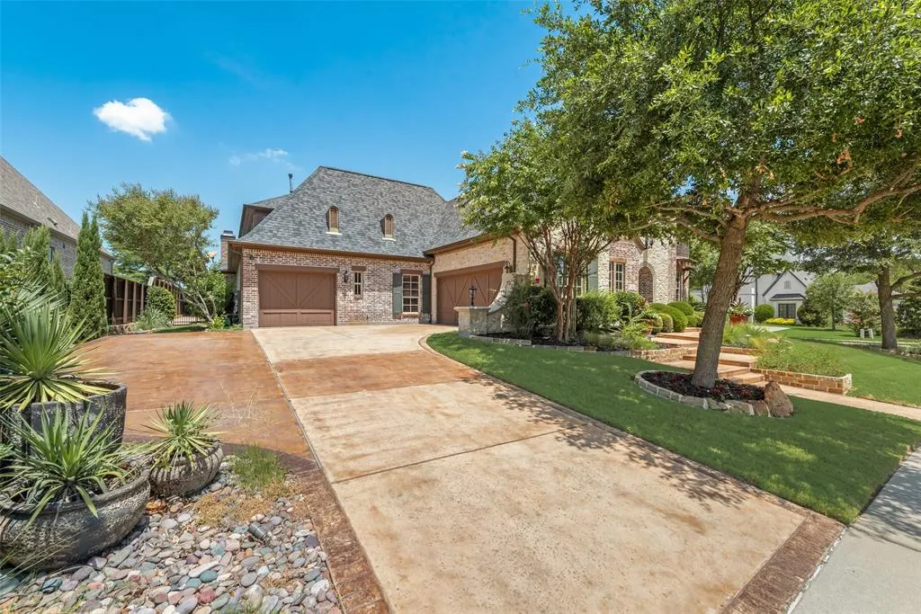 621 Longwood Drive