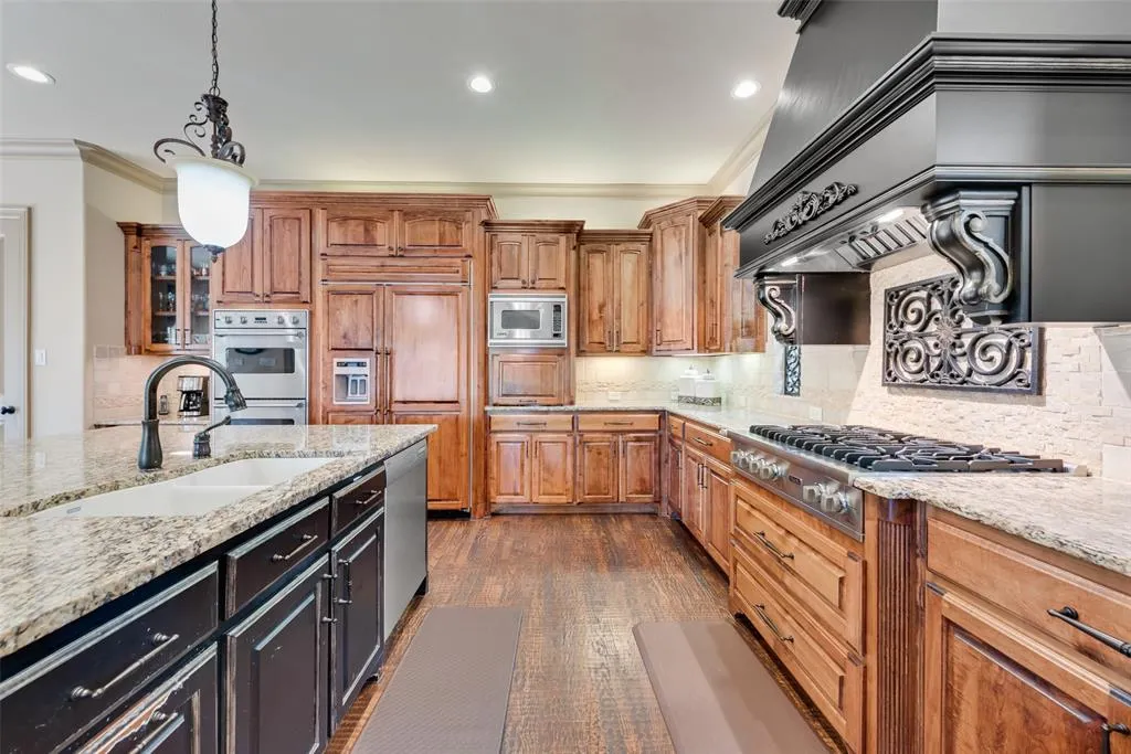 621 Longwood Drive