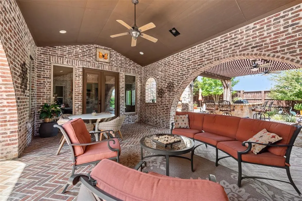 621 Longwood Drive