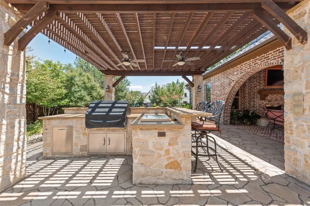621 Longwood Drive