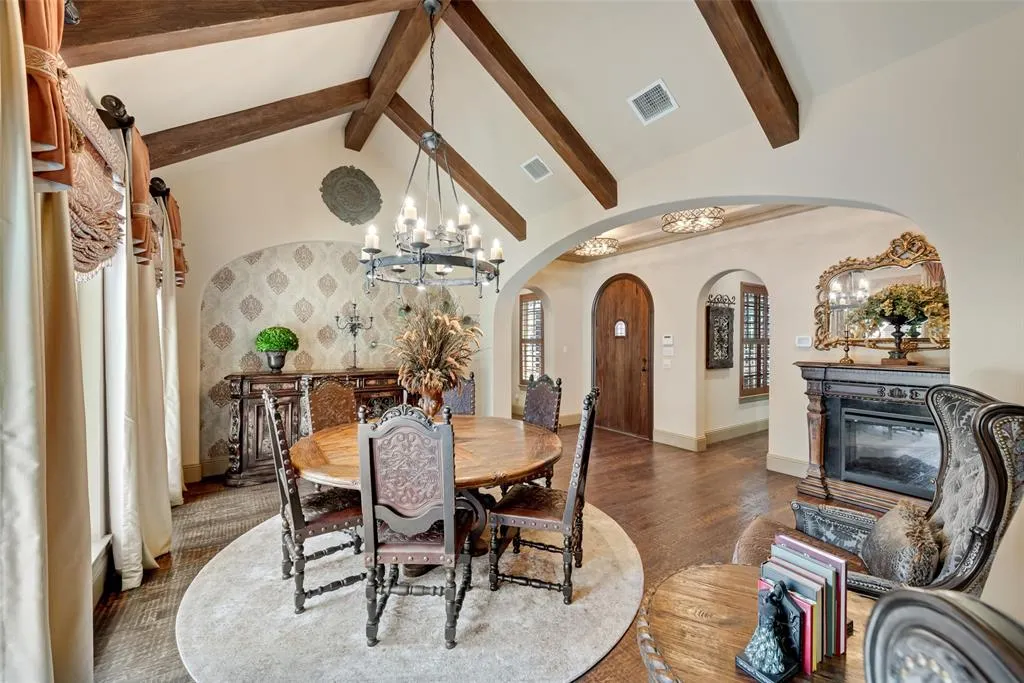 621 Longwood Drive