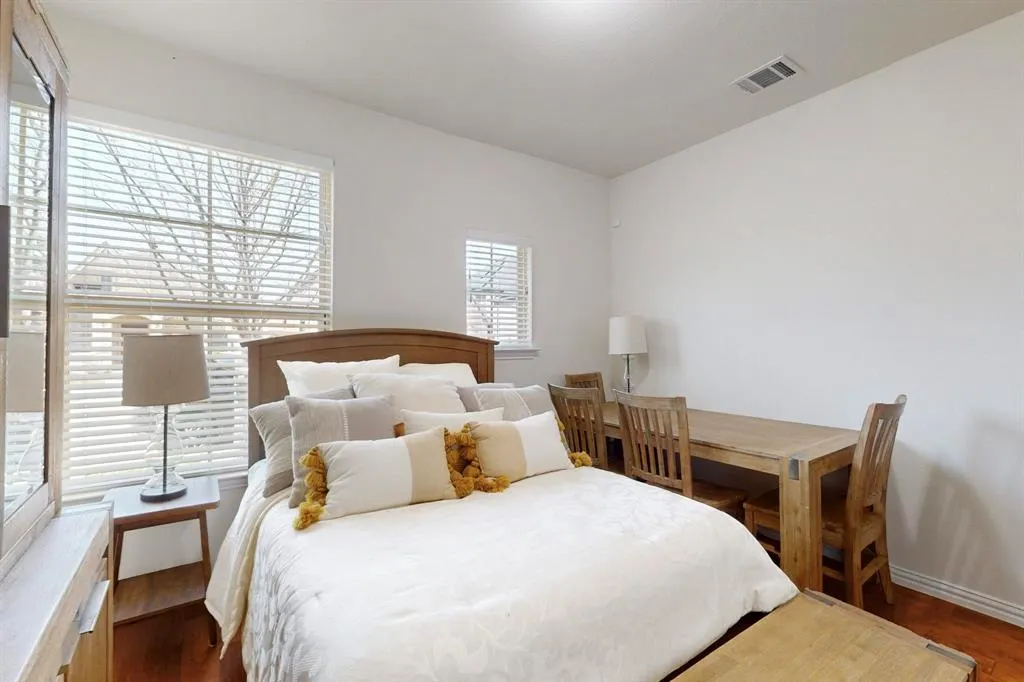 2037 Barx Drive