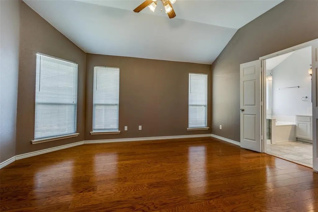 1620 Bur Oak Drive