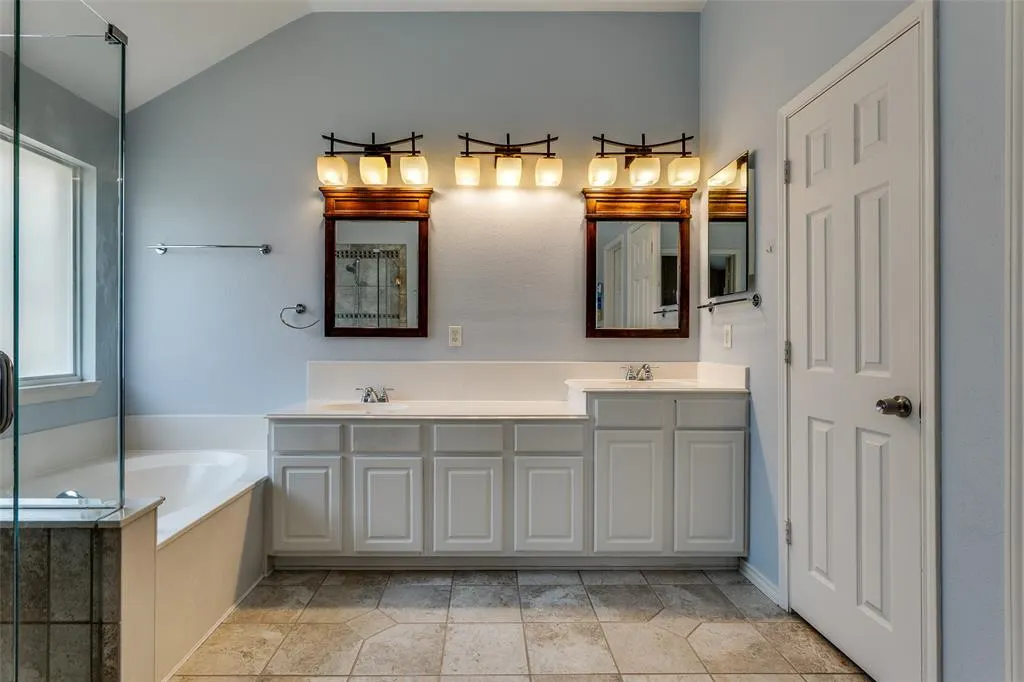 1620 Bur Oak Drive