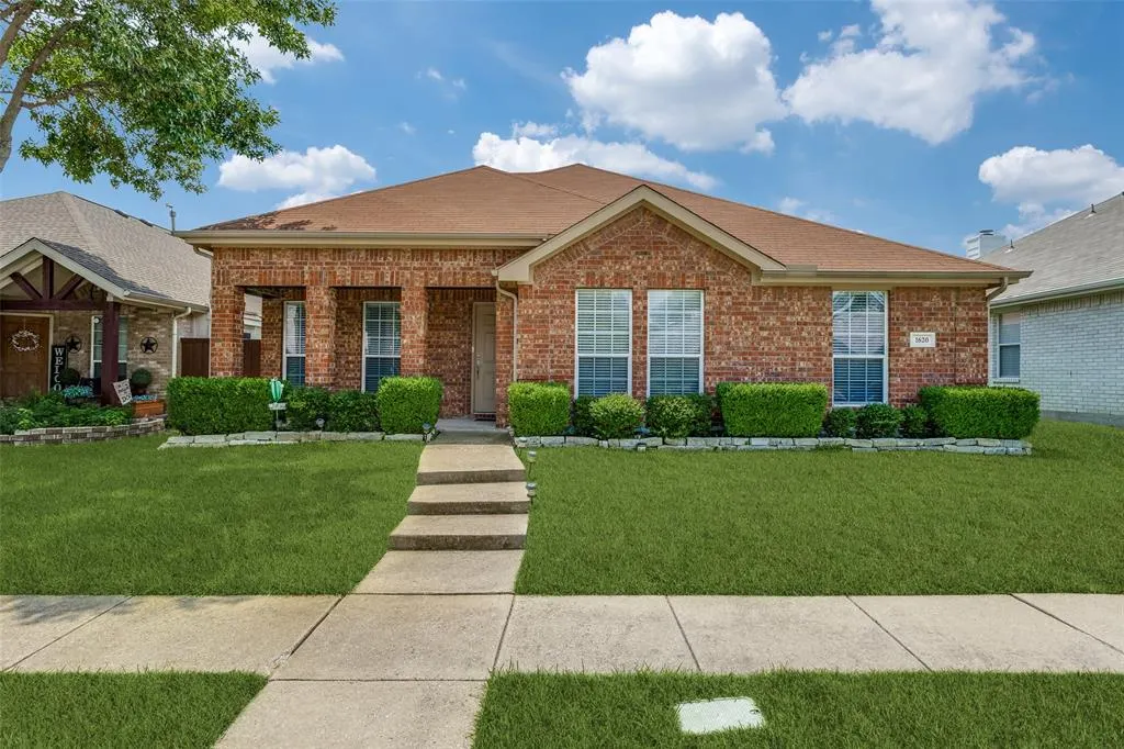 1620 Bur Oak Drive