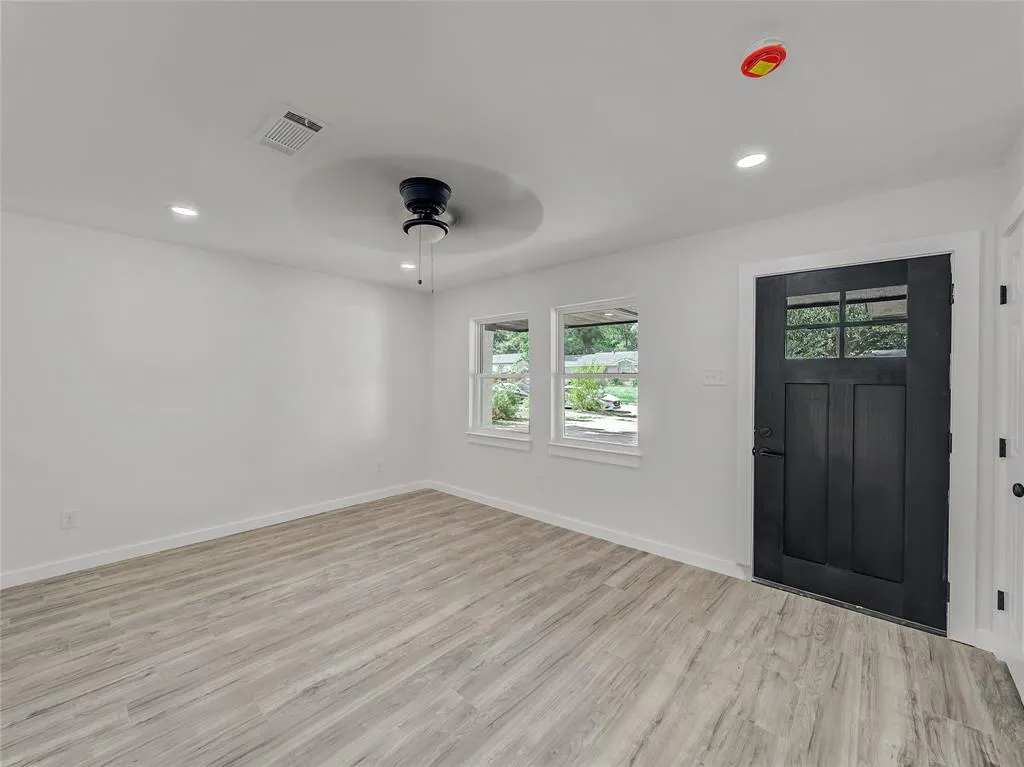 806 Ivywood Drive
