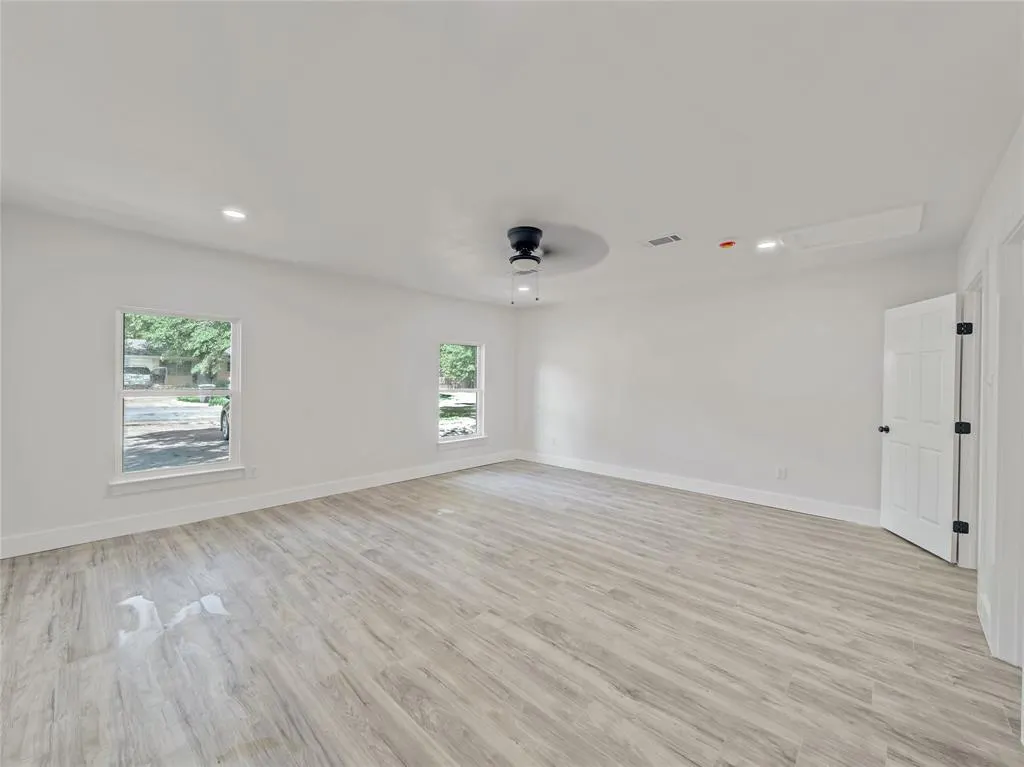 806 Ivywood Drive