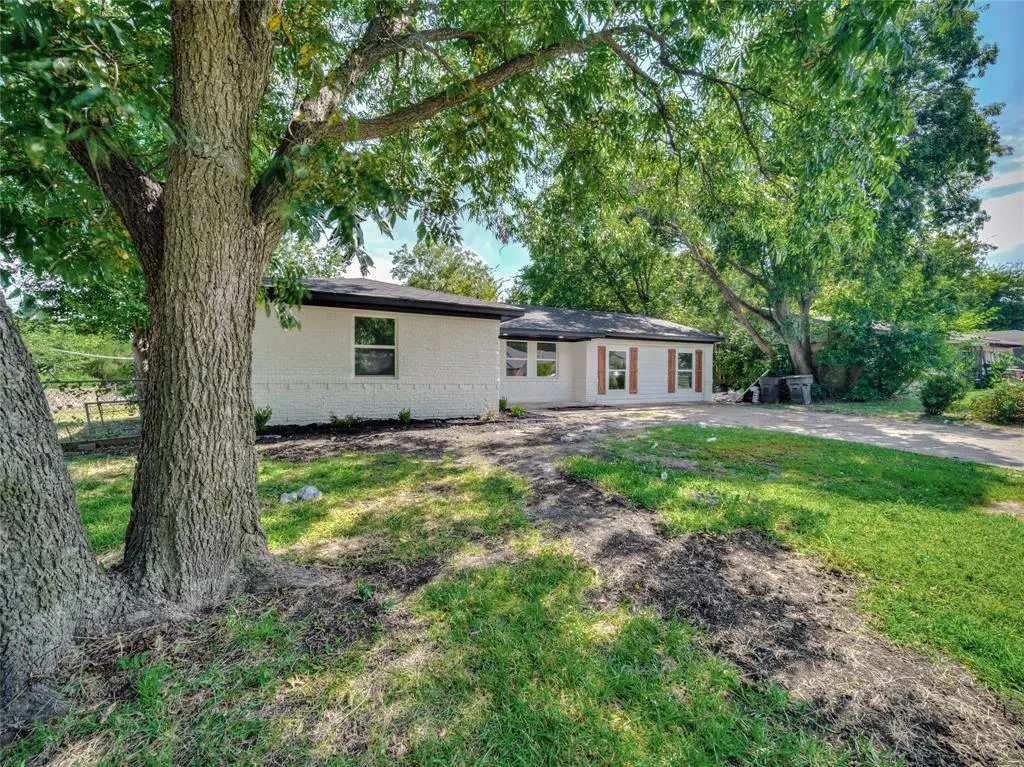 806 Ivywood Drive