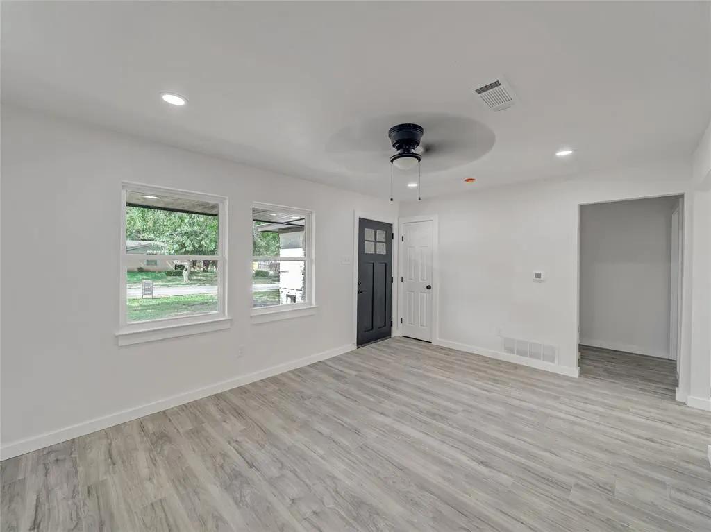 806 Ivywood Drive
