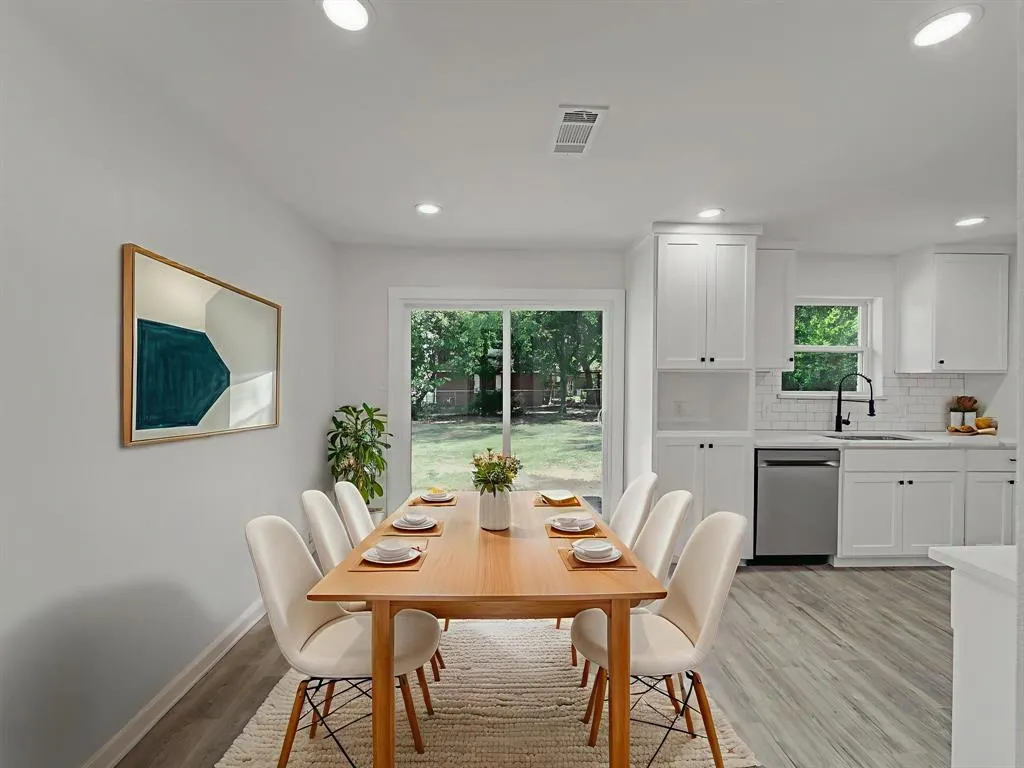 806 Ivywood Drive
