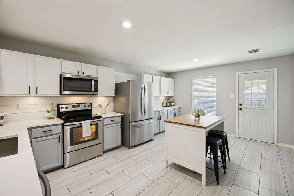 2508 Ash Drive