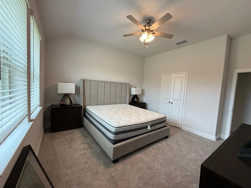 3929 Jasper