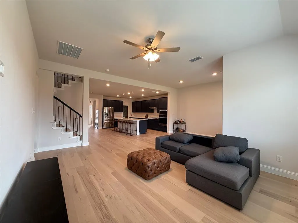 3929 Jasper