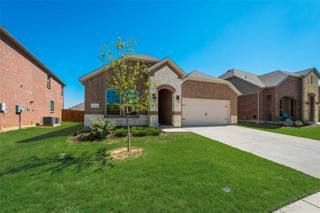 10920 Summer Rain Boulevard