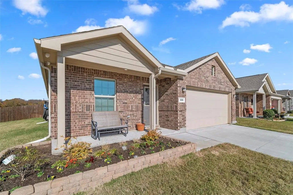 1810 Avery Pointe Drive